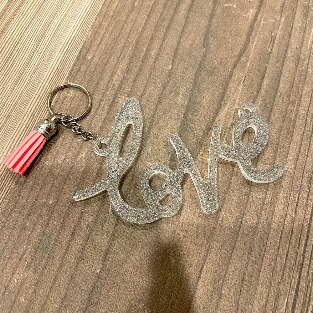 ππHPππ Handmade LOVE Keychain - Picture 1 of 6